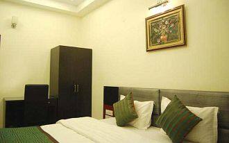 TG Rooms Airport Zone Mahipalpur 1, New Delhi 3